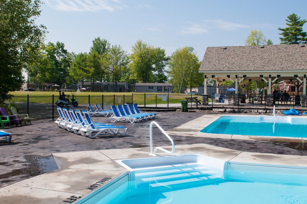 Great Blue Resorts - Lantern Bay Resort Gravenhurst Exterior photo